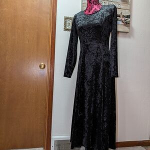 Black Crushed Velvet Midi Dress With Shoulder pads